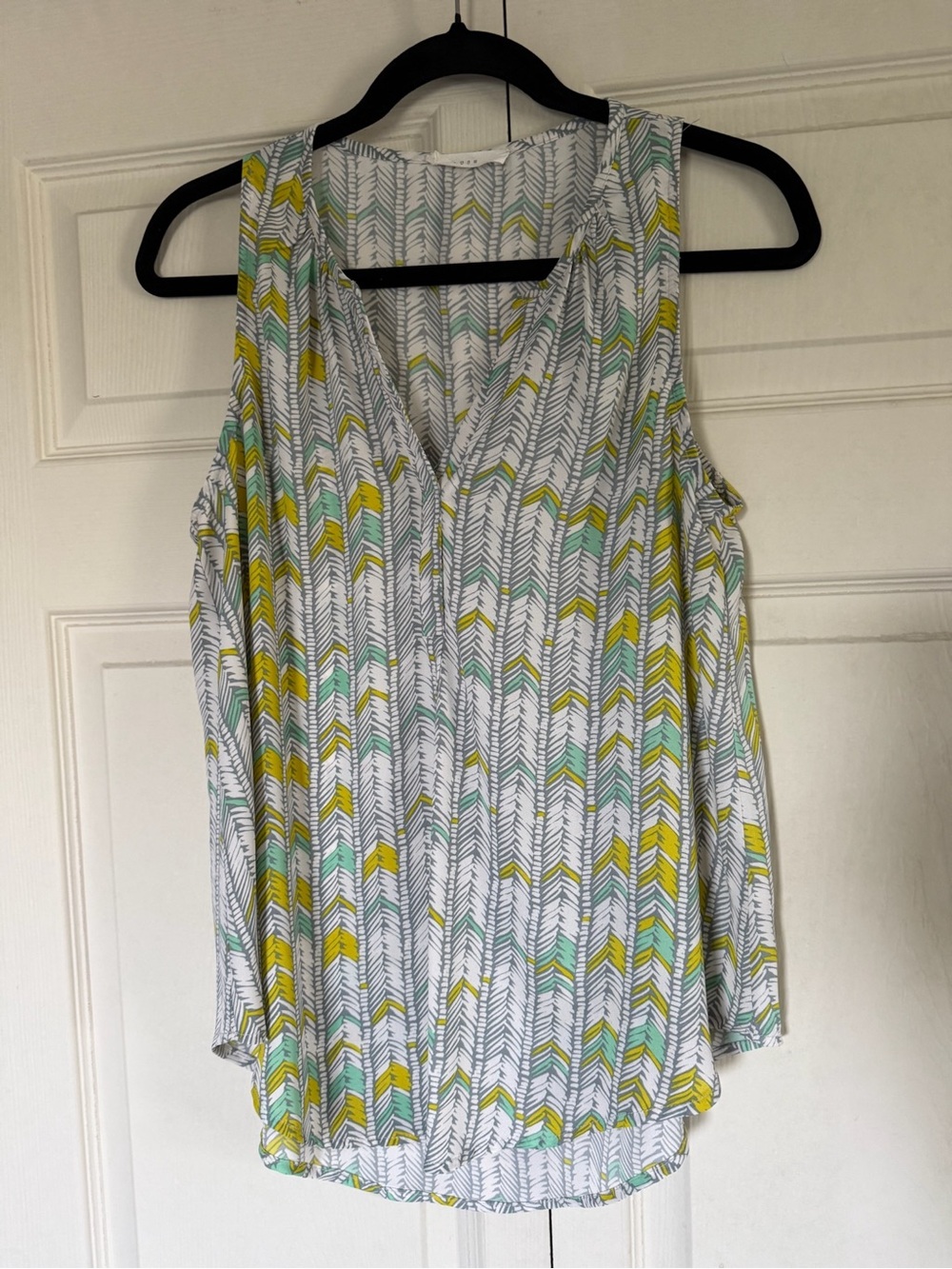 Lush Black White Green Sleeveless V-Neck Blouse with Yellow & Teal Arrow Print